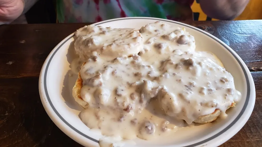 Homestyle Gravy 'N Biscuits